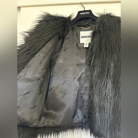 H&M x MOSCHINO Faux Fur Jacket - Picture 5 of 6